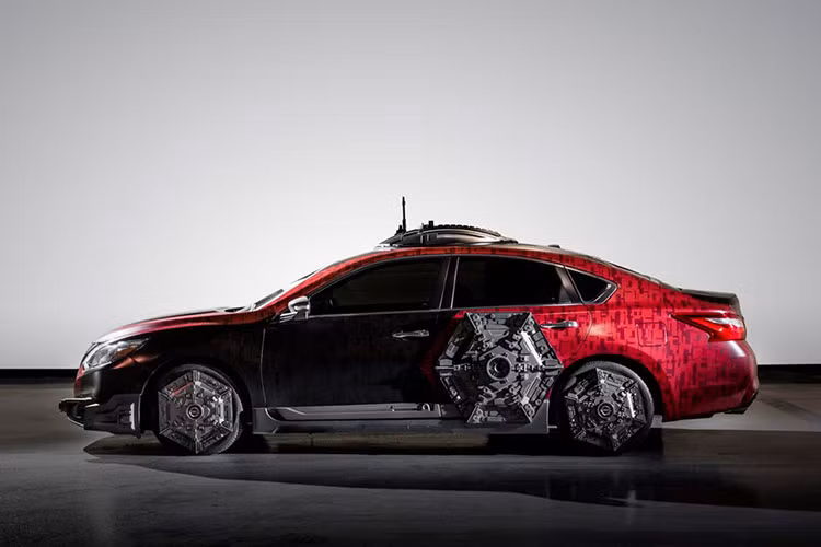  Nissan Altima 2018 mới vừa ra mắt với toàn bộ thiết kế được lấy cảm hứng từ những chiếc máy bay chiến đấu TIE Fighter của binh đoàn The First Order trong siêu phẩm đình đám Star Wars.