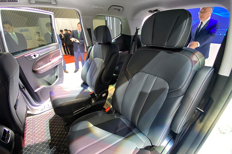 M6 Pro không chỉ gây ấn tượng bởi vẻ ngoài hiện đại mà còn với hệ thống an toàn toàn diện. Xe được trang bị hệ thống trợ lái tiên tiến ADAS với 8 tính năng hiện đại như các hệ thống điều chỉnh đèn pha tự động (HBA), kiểm soát hành trình chủ động (ACC), cảnh báo va chạm phía trước (FCW) và hỗ trợ giữ làn đường (LKA).