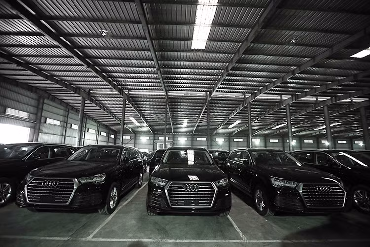 Được biết, dàn xe Audi Apec 2017 này sẽ là phương tiện đi lại của dàn Nguyên thủ Quốc gia đến từ 21 nền kinh tế thành viên trong khu vực Châu Á – Thái Bình Dương. Lô xe đợt hai với 186 xe Audi phiên bản giới hạn APEC gồm: 37 xe Audi A4, 48 xe A6, 35 xe Audi Q5 phiên bản Thể thao và 15 xe Q5 phiên bản Thiết kế.