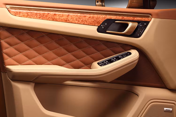 Ngoài các bộ phận trên, tất cả các nút bấm gần như đã thay đổi hoàn toàn.