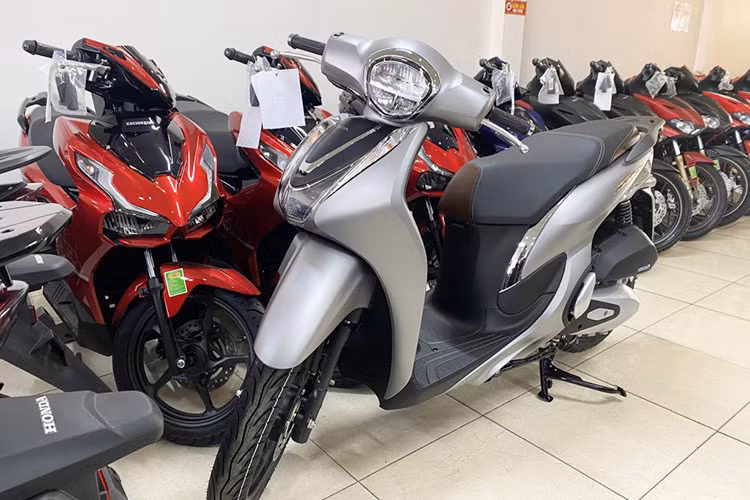 Gia xe ga Honda SH Mode cuoi thang 7/2024, kenh gan 1 trieu dong