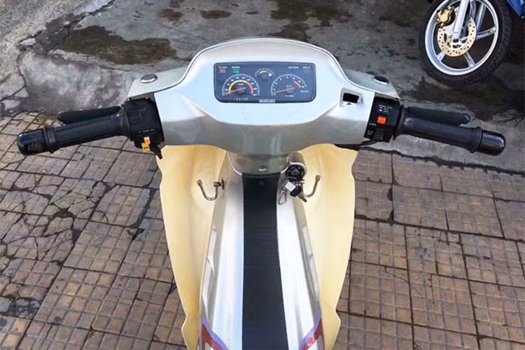 Trải qua gần 20 năm, ngày nay những chiếc Suzuki RGV 120, Suzuki Satria 120 hay RG Sports 110 vẫn rất được giới chơi xe ưa chuộng. Do các dòng xe này đã bị Suzuki ngừng sản xuất từ lâu nên hiện tại, chúng đều có giá lên tới gần 100 triệu đồng với những xe chính chủ, sang tên được. Đặc biệt, những chiếc "Su xì po" còn nguyên bản và trong tình trạng như mới có thể có giá hàng trăm triệu.