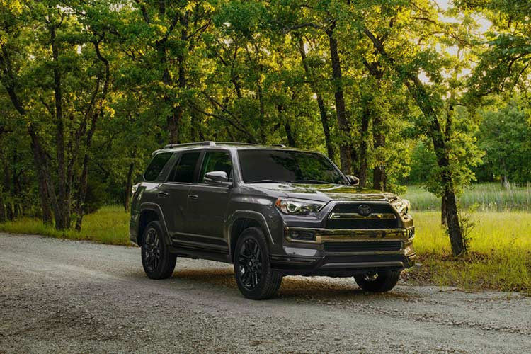 Tại hội chợ bang Texas năm nay bỗng trở thành một Triển lãm ôtô thu nhỏ khi quy tụ nhiều hãng xe lớn trên thế giới tham gia giới thiệu các sản phẩm đặc biệt. Góp mặt tại sự kiện lần này, hãng xe Nhật Bản cũng mang đến một biến thể của dòng SUV cỡ trung Toyota 4Runner Nightshade 2019, với những cải tiến tập trung vào thiết kế và khả năng vận hành.