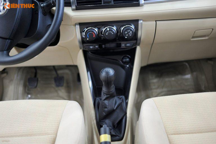 Trên mọi phiên bản Vios 2016, Toyota đã trang bị động cơ nạp khí tự nhiên 2NR-FE mới dung tích 1.5l 4 xy lanh thẳng hàng, 16 van DOHC, với hệ thống điều phối van biến thiên thông minh kép Dual VVT-i tối ưu hóa thời điểm đóng mở đồng thời cả van nạp và van xả (thay cho loại van biến thiên VVT-i cho van nạp ở phiên bản cũ).