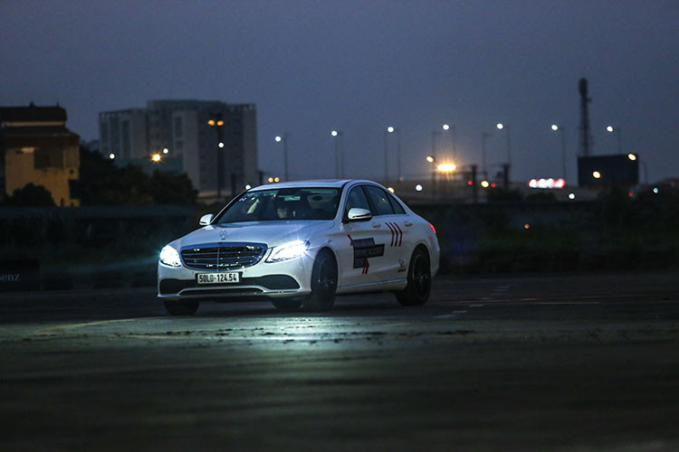 Có thể nói, sự kiện thường niên Mercedes-Benz Driving Academy là một dịp để các khách hàng có thể thoải mái tận hưởng những cảm giác lái êm ái mà mạnh mẽ của hãng xe hạng sang Mercedes-Benz. Thêm vào đó, đây cũng là dịp để Mercedes-Benz giới thiệu tới khách hàng Việt Nam những công nghệ mới nhất của mình để tăng thêm an toàn cũng như nâng cao trải nghiệm cầm lái Mercedes-Benz.
