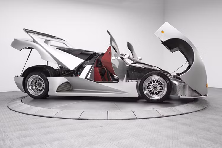 Vì thế, cơ hội sở hữu nó với chỉ 650.000 USD quả là hấp dẫn. Hơn nữa, nhà cái RK Motors Charlotte đang có một chiếc Lotec C1000 gần như mới với chỉ 2.576 km đi được.