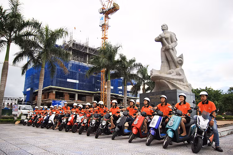 Xe dien Anbico tung bung chao he tai Quang Binh-Hinh-2