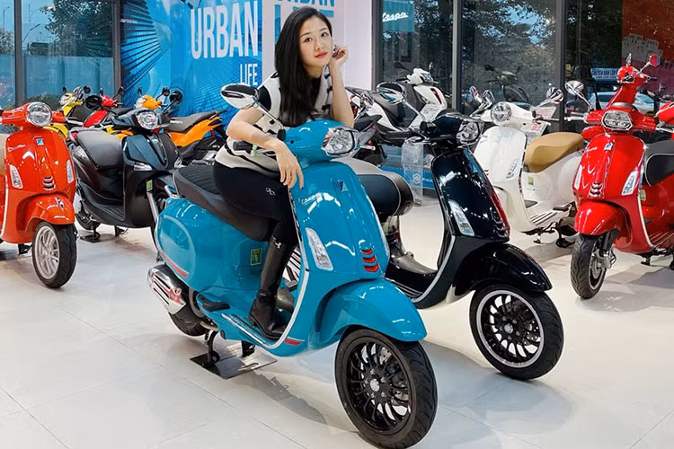 Piaggio Viet Nam chinh thuc khai truong Motoplex Ha Noi
