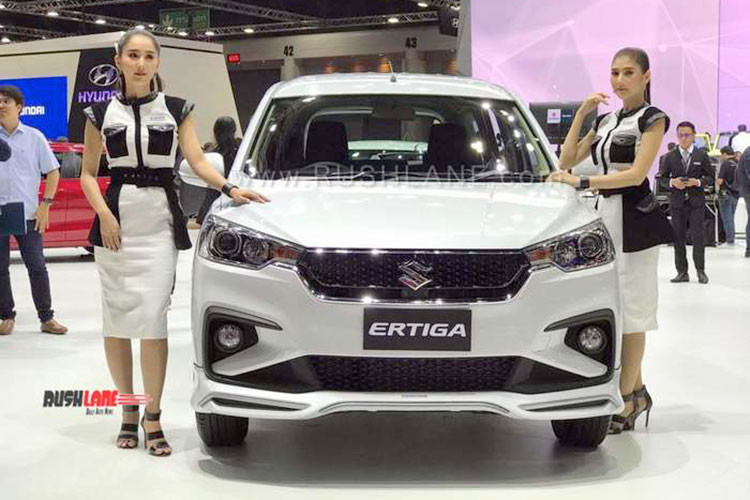 So với phiên bản trước đó, Suzuki Ertiga hoàn toàn mới có thiết kế góc cạnh hơn với cụm đèn pha projector hình thang và lưới tản nhiệt hình lục giác mới. Cản trước cũng được làm lại theo phong cách thể thao hơn với viền hình chữ C bao quanh khe hút gió ở chính giữa. Phía sau xe được trang bị cụm đèn hậu hình chữ L cùng với cột D được sơn đen.
