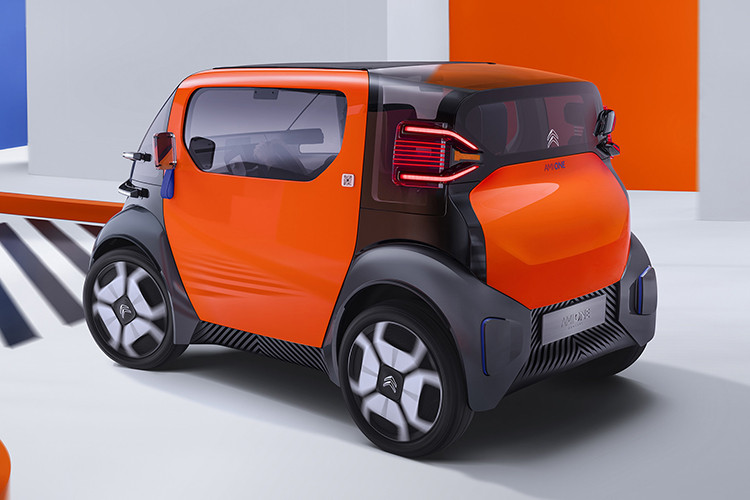 Với khẩu hiệu "Inspired by You" (tạm dịch là được truyền cảm hứng bởi chính bạn), Ami One được thiết kế để trở thành một chiếc xe đô thị hiện đại, nhỏ gọn, thân thiện với môi trường và có tính đại chung rất cao, ngay cả những người không có bằng lái xe cũng có thể tiếp cận.