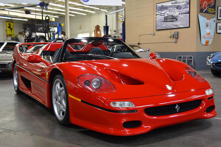 Gần đây nhất, một chiếc Ferrari F50 màu đỏ Rosso Corsa đã được đem đi rao bán, điều đặc biệt, đây không chỉ là chiếc F50 đầu tiên được chế tạo mà còn là chiếc xe được giới thiệu tại triển lãm Geneva vào năm 1995.