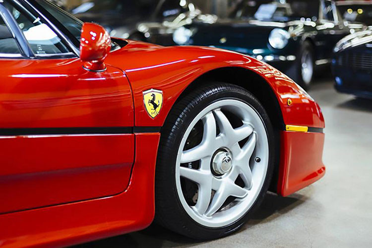 Được biết, chiếc Ferrari F50 này đã trải qua nhiều đời chủ nhân và nằm trong các garage nổi tiếng như của Jacques Swaters, một tay đua huyền thoại đến từ Bỉ, lọt vào tay một nhà sưu tập Mỹ vào năm 2007 và xuất hiện ở sự kiện xe Quail, tuần lễ Monterey, California vào năm 2008.