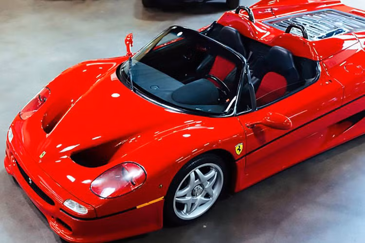 Vài năm sau, siêu xe này được một đại gia sống ở Long Island, một hòn đảo nằm ở Đông Nam New York, Mỹ mua lại với giá không được tiết lộ.