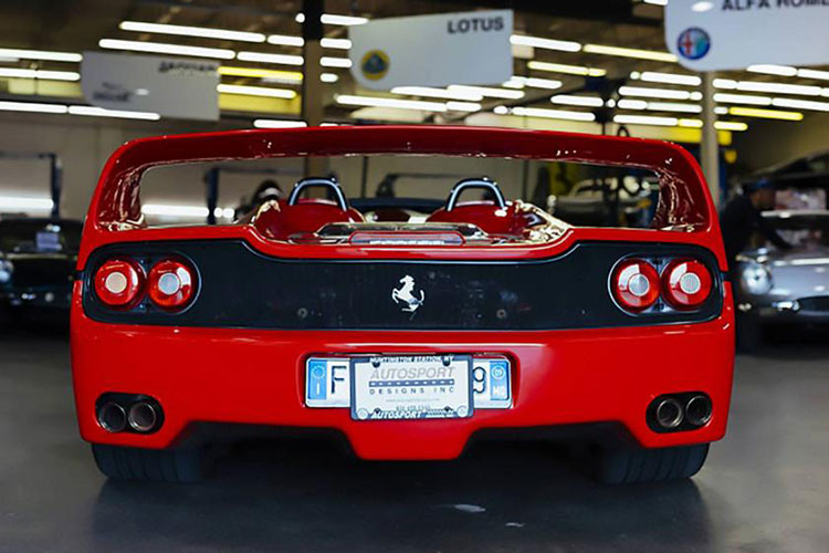 Những giá trị lịch sử của siêu xe Ferrari F50 hàng hiếm này sẽ thu hút sự quan tâm của các nhà sưu tập, rất đáng tiếc là không có mức giá bán cụ thể nào dành cho siêu xe Ferrari F50 đầu tiên chế tạo trên thế giới.