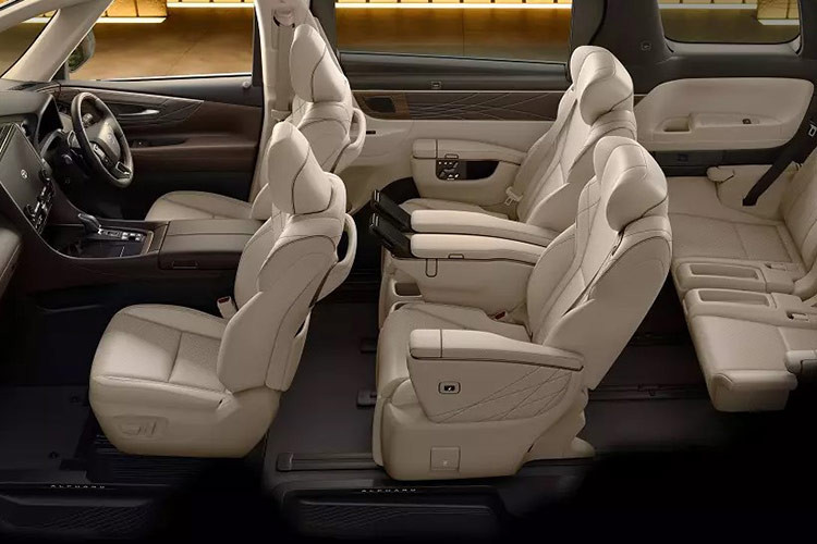 Với những khách hàng mong muốn một khoang nội thất giống Lexus LM, phiên bản Spacious Lounge 4 chỗ có thể là lựa chọn lý tưởng mang đến không gian ngồi rộng rãi và đặc biệt sang trọng. 