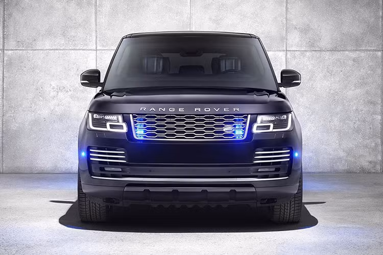 Mẫu Range Rover Sentinel 2020 mới được phát triển dựa trên mẫu Range Rover Supercharged V8 5.0L 380PS và như vậy công suất đã tăng thêm 40PS so với phiên bản trước dựa trên động cơ xăng V6.