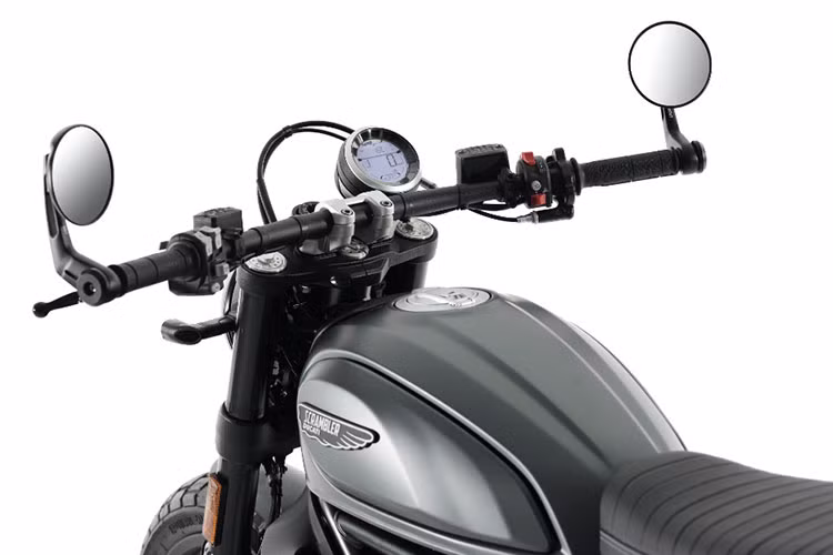 Bảng đồng hồ LCD dạng tròn nhỏ, hiển thị một số thông tin cơ bản như tốc độ xe, mức nhiên liệu, cấp số. Các trang bị khác bao gồm; bộ yên xe mỏng và gọn hơn, ghi đông lái tương tự Ducati Scrambler 1100 Sport Pro, tích hợp sẵn gương gù tay lái cùng trang bị thêm ốp hông theo kiểu của phiên bản Full Throotle giúp dáng xe trở nên dày dặn hơn...