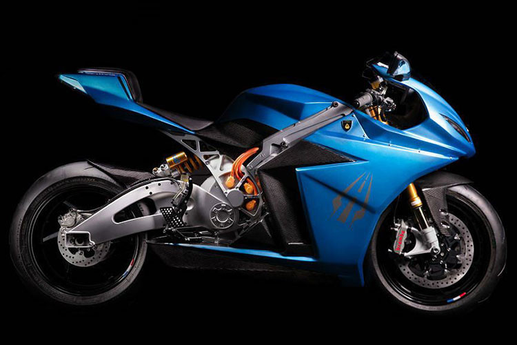 Lightning Motorcycles từng cho ra mắt môtô điện LS-218 cực mạnh, hơn cả Kawasaki Ninja H2. Nhưng để có thể cạnh tranh với các đối thủ mô tô truyền thống, hãng không thể chỉ có duy nhất một dòng môtô cao cấp nhất - và đó là lý do dẫn tới sự ra đời của siêu môtô Lightning Strike, một mẫu superbike hạng trung.