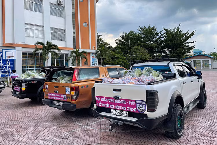 Ford Viet Nam khoi dong Thang cham soc cong dong toan cau