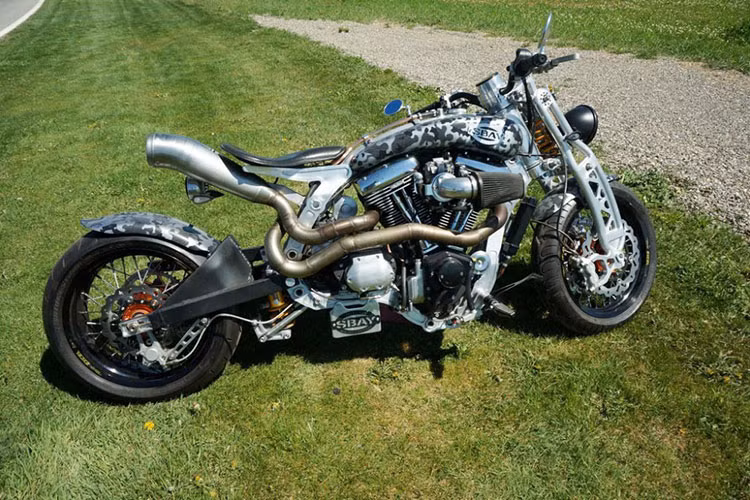 Sbay Jerry được trang bị các vật liệu cao cấp cùng động cơ V-Twin mạnh với nhiều tùy chọn... Hiện mẫu xe này được bán với giá từ 41.000 Euro.