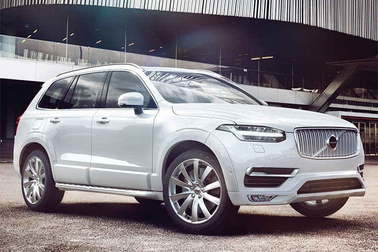 Mẫu xe xếp thứ 2 trong danh sách đáng thất vọng này chiếc SUV Volvo XC90. Xe có giá bán tại Anh là 50.435 bảng (tương đương 1,5 tỷ đồng), trong khi đó tại thị trường Việt Nam, XC90 có giá gần 4 tỷ đồng.
