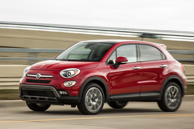 Mẫu SUV Fiat 500X có giá bán 15.745 bảng Anh (tương đương khoảng 480 triệu đồng). Đây là mức giá hợp lý đối với một chiếc xe bình dân. Mẫu xe này nằm trong kế hoạch mở rộng sản xuất của Fiat đối với mẫu 500 gồm 500L, 500L MPW và 500X.