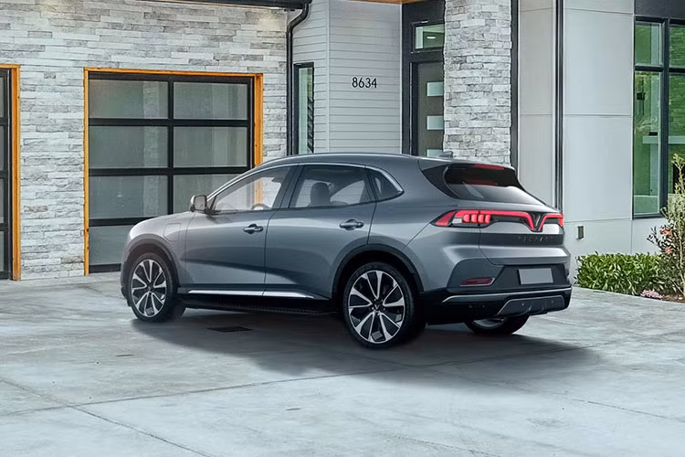 Bản cao cấp sẽ có một số tính năng tự hành cấp độ 4 như tự động thiết lập bản đồ 3 chiều, cho phép tự động tìm chỗ và đỗ xe; triệu hồi xe… cùng khả năng kết nối với hệ thống giao thông và đô thị thông minh. Các trang bị an toàn còn lại chưa được hãng xe Việt công bố chi tiết nhưng đạt chuẩn an toàn EURO NCAP 5 sao.