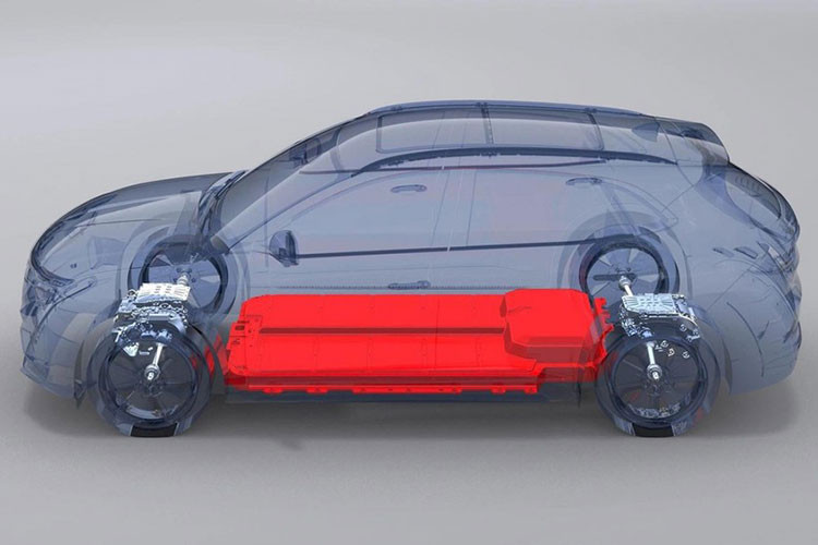 Theo thông tin được VinFast công bố trước đó, VF e35 có khả năng tự hành cấp độ 2 – 3 với các tính năng thông minh như: Hệ thống hỗ trợ lái thông minh, hệ thống kiểm soát làn thích ứng, hệ thống kiểm soát hành trình chủ động, hệ thống cảnh báo va chạm đa điểm, hệ thống giảm thiểu va chạm toàn diện, hệ thống đỗ xe tự động thông minh và hệ thống giám sát người lái.