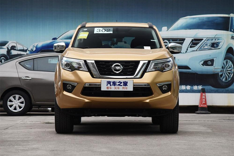 Theo kế hoạch, mẫu xe SUV Nissan Terra 2018 mới sẽ lần đầu tiên ra mắt công chúng trong triển lãm ôtô Bắc Kinh 2018 diễn ra vào cuối tháng này. Tuy nhiên vào ngày 12/4/2018 vừa qua, hãng xe hơi Nissan đã tung mẫu SUV 7 chỗ này ra thị trường Trung Quốc.
