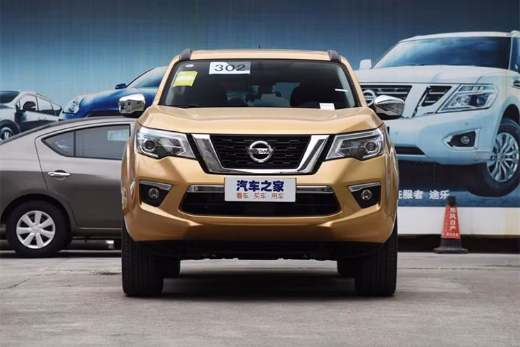Theo kế hoạch, mẫu xe SUV Nissan Terra 2018 mới sẽ lần đầu tiên ra mắt công chúng trong triển lãm ôtô Bắc Kinh 2018 diễn ra vào cuối tháng này. Tuy nhiên vào ngày 12/4/2018 vừa qua, hãng xe hơi Nissan đã tung mẫu SUV 7 chỗ này ra thị trường Trung Quốc.