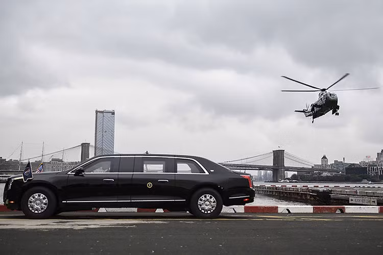 Chiếc siêu xe limousine Cadillac mới của ông Trump cũng được gọi bằng cái tên thân mật là "The Beast", tương tự chiếc cũ phục vụ cựu Tổng thống Barack Obama. Tuy nhiên, so với phiên bản "The Beast" cũ, chiếc limousine này sở hữu thiết kế hiện đại hơn.