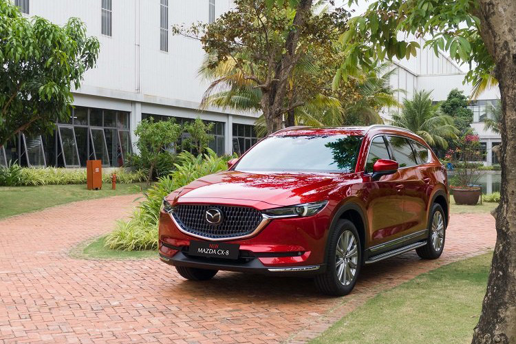 Cũng có mức giảm mạnh, tới 50,4% nhưng kết quả 172 xe bán ra vẫn đủ sức giúp Mazda CX-8 vươn từ vị trí thứ 3 lên hàng á quân trong cuộc đua giành thị phần. CX-8 hiện đang là mẫu xe sở hữu giá bán khá hấp dẫn trong phân khúc khi có mức khởi điểm từ 949 triệu đồng.