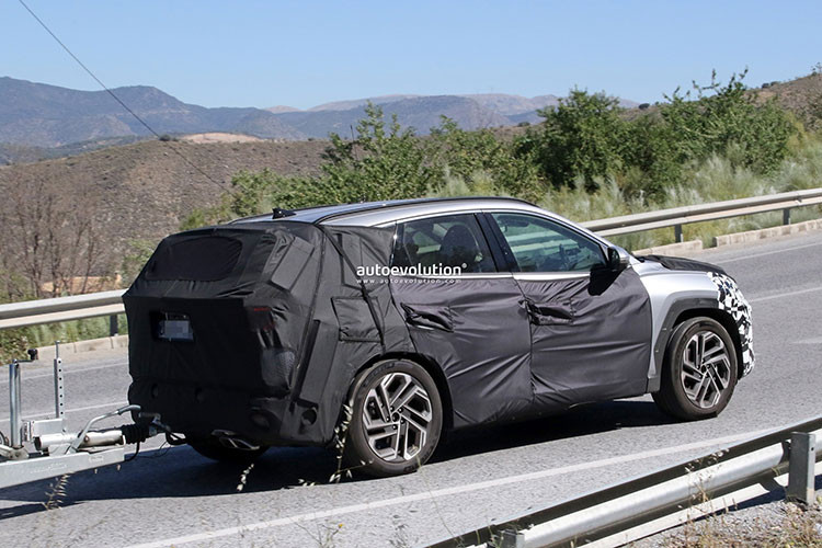 Hyundai Tucson 2024 lo dien, them ban hybrid tiet kiem xang-Hinh-2