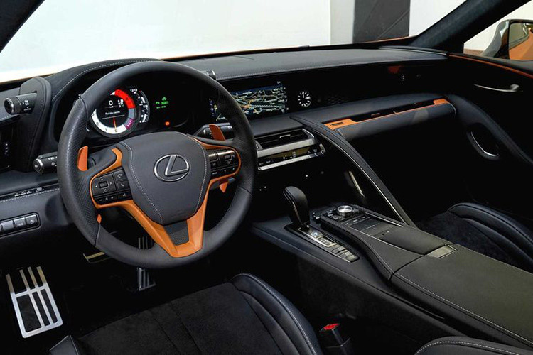 Vì chỉ có nhiệm vụ ra mắt màu sơn mới nên chiếc Lexus LC 500h này vẫn sở hữu hệ truyền động hybrid 3.5L sản sinh công suất 354 mã lực, đi kèm là hộp số hybrid đa giai đoạn Multi-Stage Hybrid Transmission của Lexus - kết hợp giữa hộp số CVT và số tự động 4 cấp để tạo ra một thiết lập gần giống với hộp số 10 cấp. Lexus LC 500h Matte Prototype Concept chưa rõ có được sản xuất hàng loạt hay không.