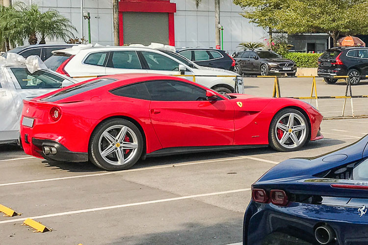 Chu xe Volvo “ngai” den dai ly chinh hang sau tai nan Ferrari 488 GTB-Hinh-4