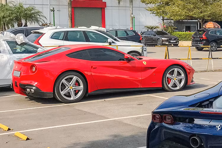 Chu xe Volvo “ngai” den dai ly chinh hang sau tai nan Ferrari 488 GTB-Hinh-4