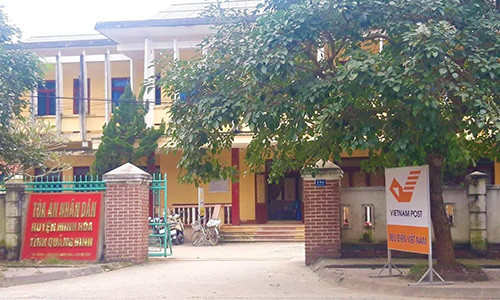 Cach chuc Chanh an TAND huyen lo clip “nong” voi nu ke toan ngay tru so