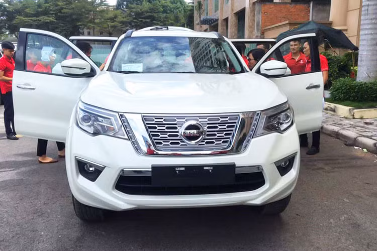 Đáng chú ý, dù chưa công bố giá bán và chính thức tung ra thị trường đối với mẫu SUV Terra nhưng Nissan đã đưa ra chương trình ưu đãi cho mẫu xe này gồm quà tặng phụ kiện và 10 triệu đồng tiền mặt.