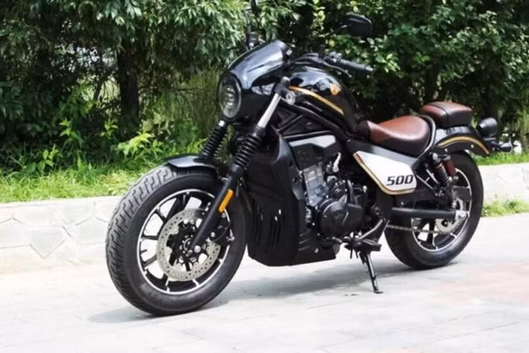 Mới đây, công ty Xiang Shuai tại Trung Quốc đã cho ra mắt mẫu xe môtô cruiser Cangyun XS500. Không khó để nhận ra thiết kế của Xiang Shuai Cangyun XS500 2022 mới được lấy "cảm hứng" từ chiếc Honda Rebel 500.