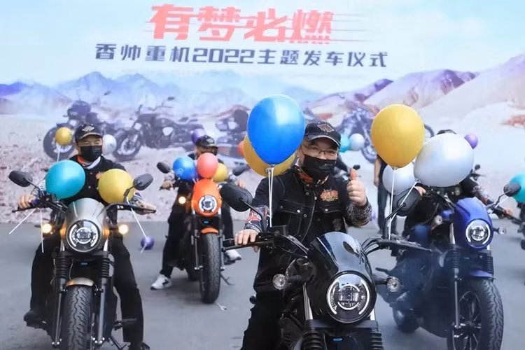 Những chiếc Honda Rebel 500 phiên bản mới nhất đang được phân phối ở Việt Nam với 3 tùy chọn màu sắc, đi kèm giá bán 180,8 triệu đồng.