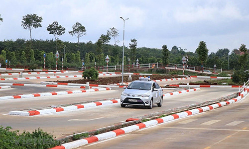 Tang cau hoi, siet chat dau ra nguoi hoc bang lai xe oto