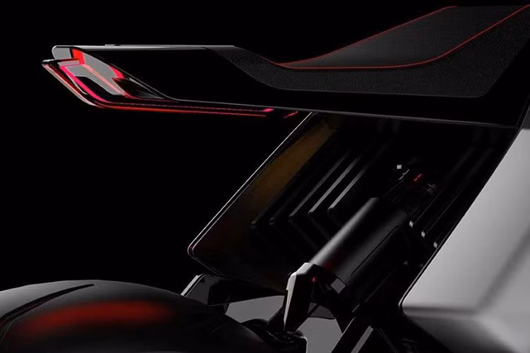 Điểm đặc biệt nhất của mẫu xe môtô điện này đó chính là khi vừa di chuyển trên đường, chiếc xe này sẽ có thêm tác dụng thanh lọc không khí cực kỳ hiệu quả.