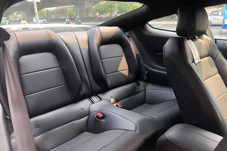 Bên cạnh sở hữu khối động cơ mạnh mẽ, chiếc xe Mỹ này còn sử dụng hệ thống treo trước dạng thanh chống MacPherson hai khớp nối với thanh ổn định, hệ thống treo sau tích hợp liên kết độc lập với lò xo cuộn và thanh ổn định, , hệ thống chống khóa với kiểm soát lực kéo hệ thống phanh là loại đĩa điện tại 4 bánh....