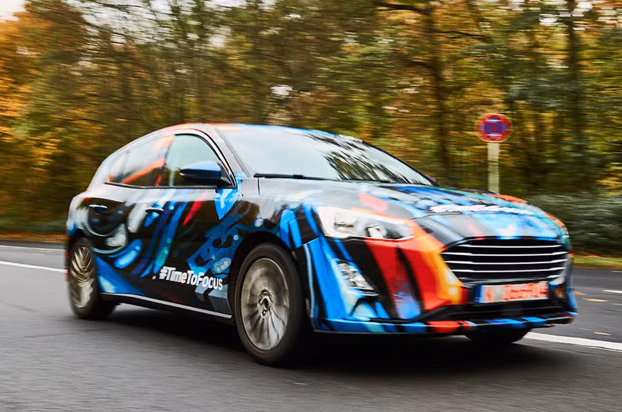 Ford Focus tập trung chủ yếu vào động cơ xăng 3 xi-lanh Ecoboost 1.0 L đang rất thành công, gồm các phiên bản 99 mã lực, 123 mã lực và 138 mã lực. Ngoài ra, xe cũng trang bị động cơ xăng 1.5 L và 2.0 L có công suất 275 mã lực cho phiên bản ST-Line và full-fat ST.