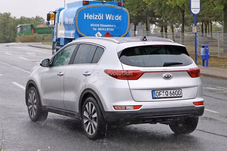 Ngoài những hình ảnh về xe, hiện Kia chưa cung cấp thêm bất kỳ thông tin nào về Sportage mới.