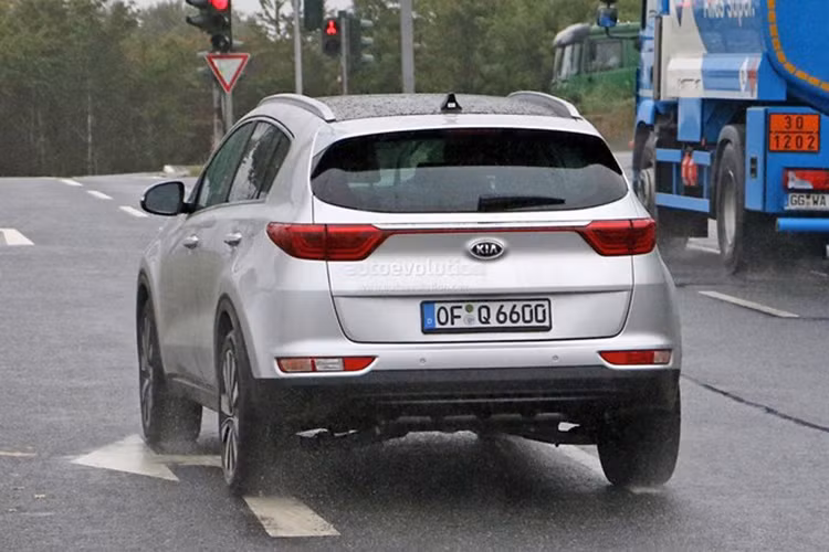 Do sử dụng chung chassis với Hyundai Tucson nên Kia Sportage thế hệ mới được dự đoán sẽ dùng chung các phiên bản động cơ và hộp số với dòng xe này.