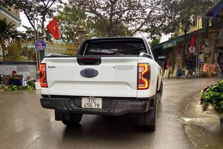 Bo doi ban tai Ford Ranger moi trung bien 
