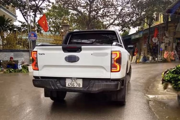 Bo doi ban tai Ford Ranger moi trung bien 