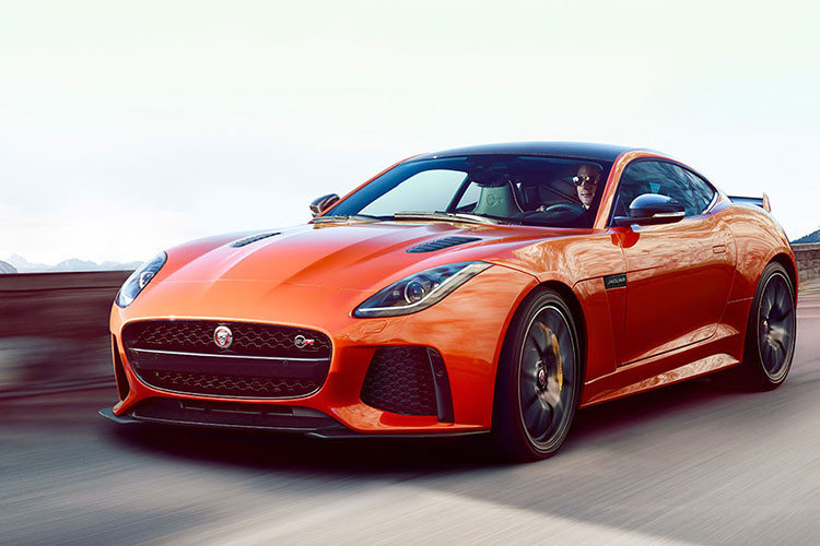 Đẫn đầu top xe ôtô đẹp nhất 2018 là siêu xe thể thao Jaguar F-Type mới. Xe có thiết kế cản xe và cửa hút khí giúp phân biệt các phiên bản khác nhau trong dòng F-Type, bắt đầu từ mô hình 4 xy-lanh mới đến SVR.