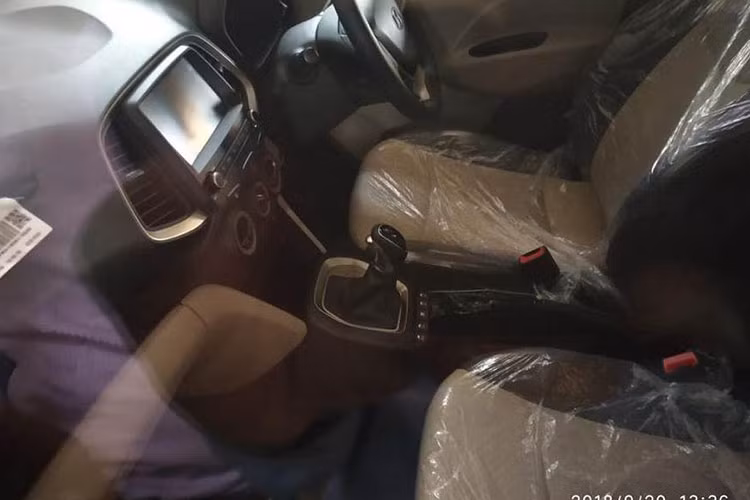 Tại thị trường Ấn Độ, Hyundai Santro 2019 có 1 động cơ 4 xi-lanh, dung tích 1,1 lít nhưng chia thành 2 phiên bản là chạy bằng xăng và chạy bằng khí nén thiên nhiên (CNG). Trong đó, phiên bản chạy bằng xăng sản sinh công suất tối đa 69 mã lực tại tua máy 5.500 vòng/phút và mô-men xoắn cực đại 99 Nm tại tua máy 4.500 vòng/phút. Hai con số tương ứng của phiên bản chạy bằng CNG là 59 mã lực và 84 Nm.